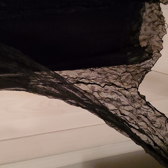 French fitted black dress - Picture 2 of 6